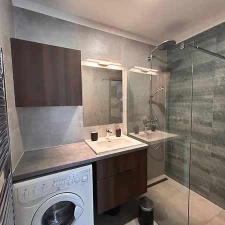 Apartment Almadi *