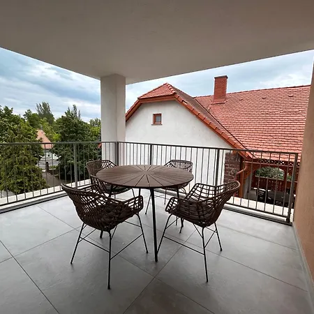 Almadi Apartmán *
